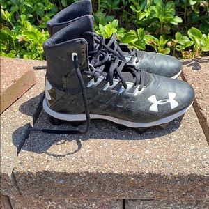 Boys Under Armour football cleats
